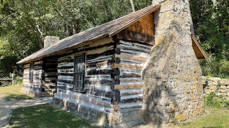 Louis Arriandeaux Log House, Iowa