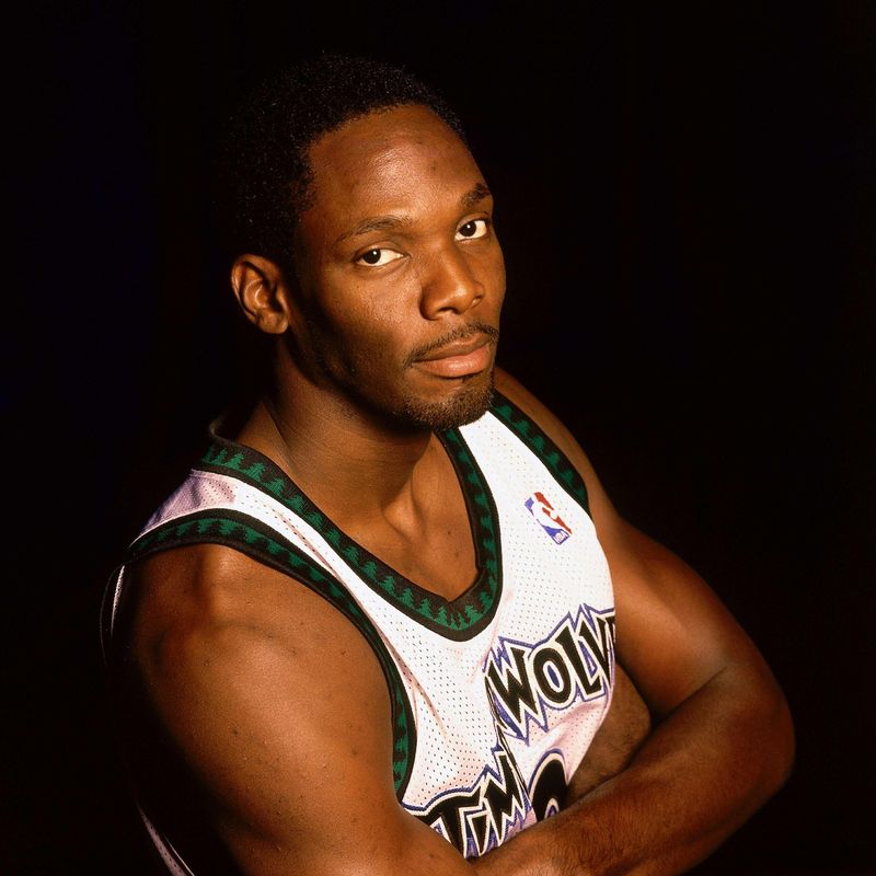 Malik Sealy, American basketball player, 2000