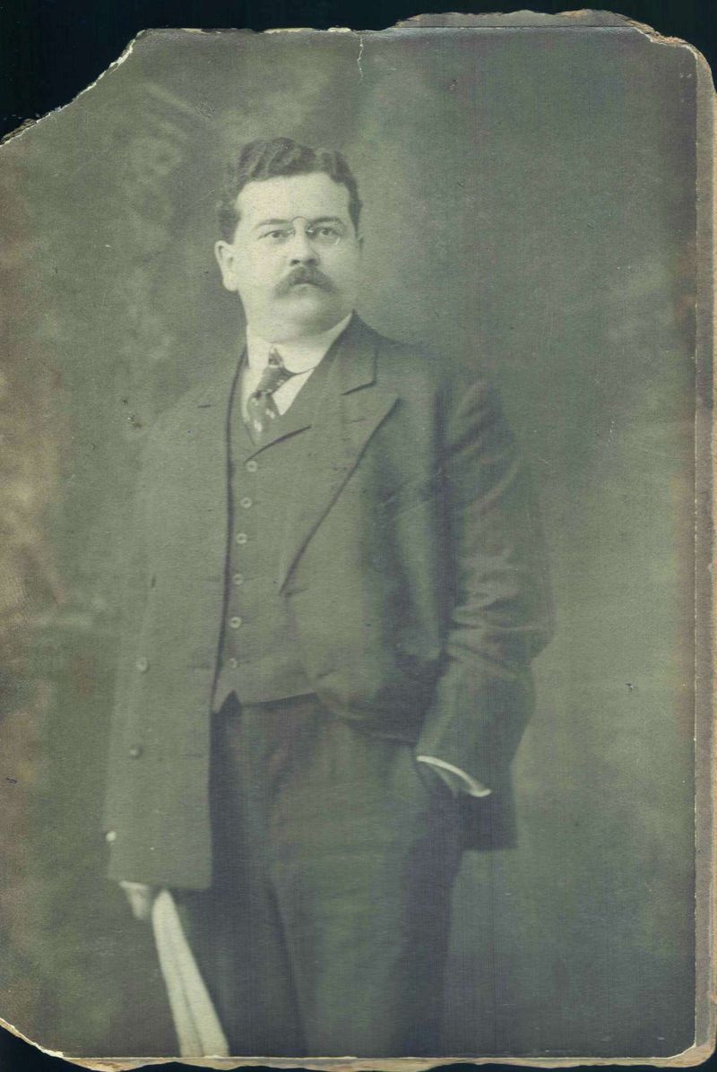 Charles Fort, American writer and researcher – 1932
