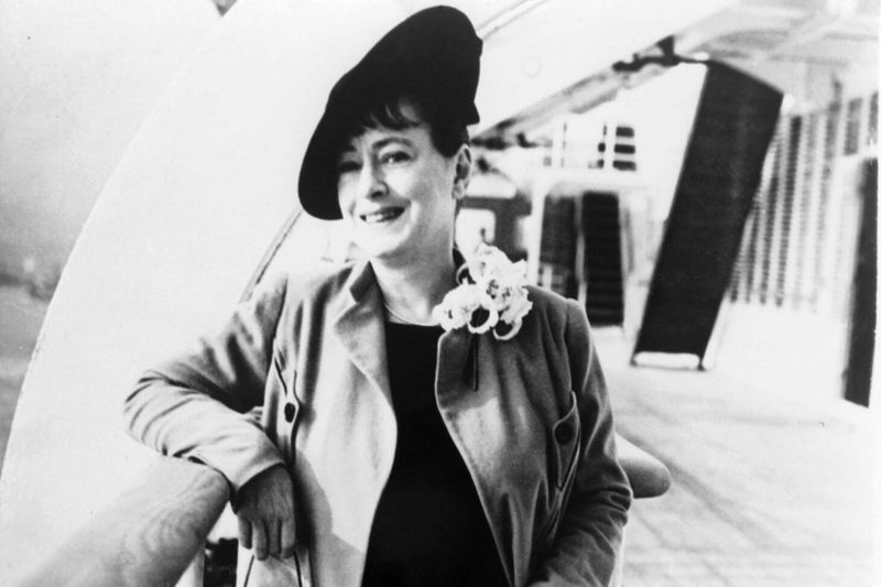 Dorothy Parker (Vicious Circle, 1939): 