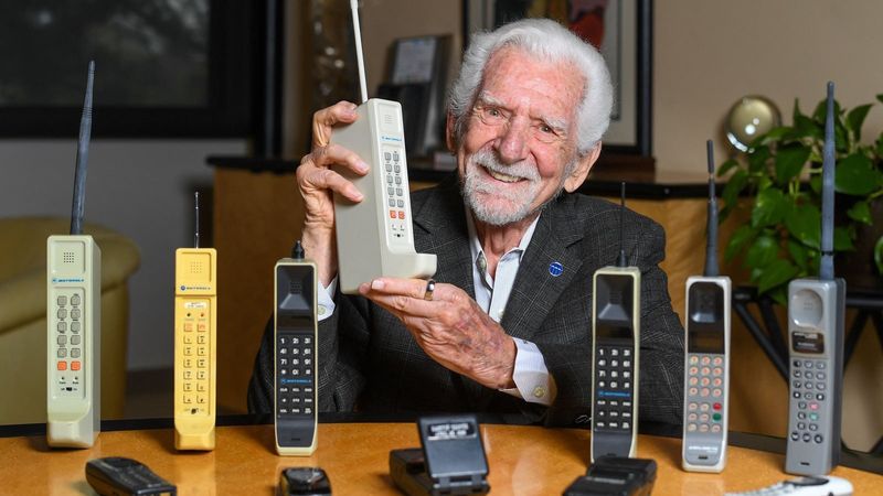 Mobile Telephone (1973)