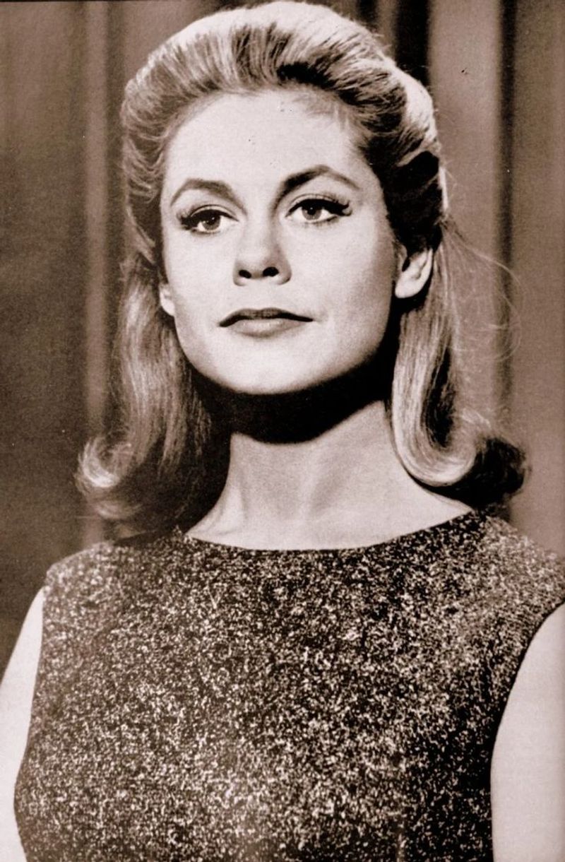 Elizabeth Montgomery – Bewitched