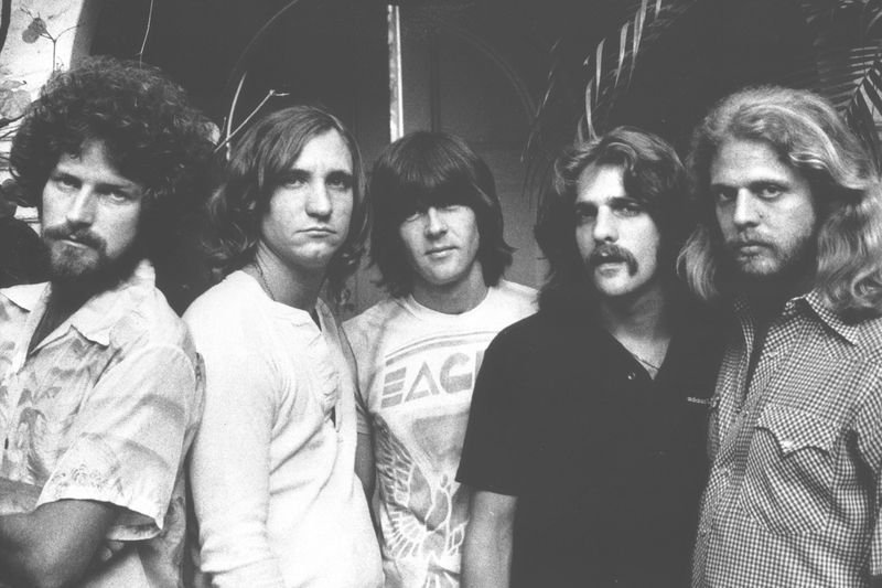 “Hotel California” – Eagles (1976)
