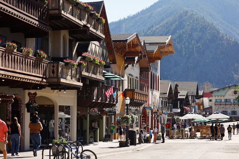 Leavenworth, Washington: Bavarian Facades Hide Local Frustration