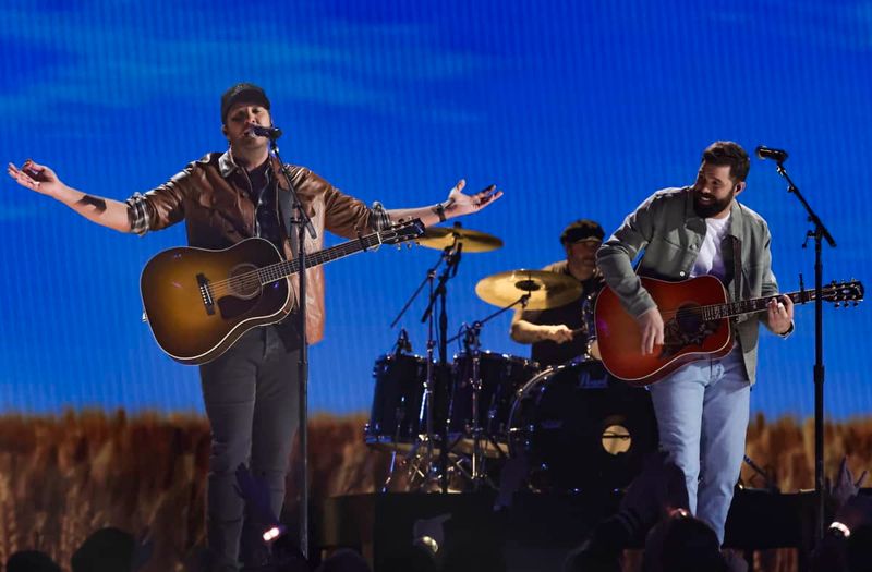“Buy Dirt” – Jordan Davis ft. Luke Bryan