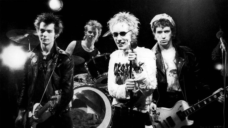 “God Save the Queen” – Sex Pistols (1977)