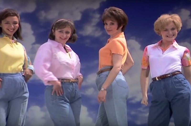 Mom jeans & crop tops