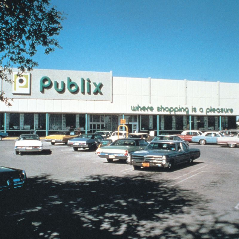 Publix's Flowing P