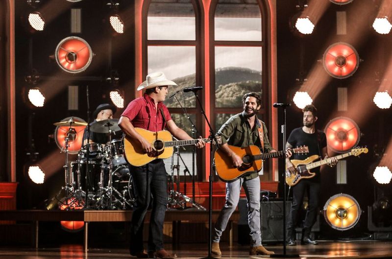 “Beer Can’t Fix” – Thomas Rhett ft. Jon Pardi