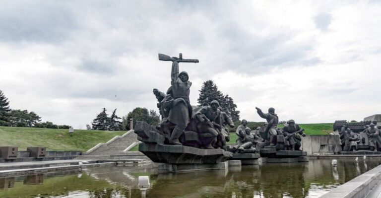 The Day Hitler Abandoned His Army: A WWII Betrayal That Changed Everything