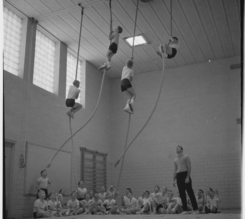 Climbing the Rope with No Safety Mat