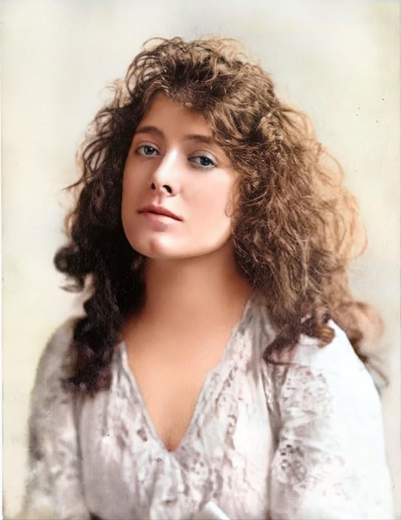 The Shakespearean Stunner: Julia Marlowe