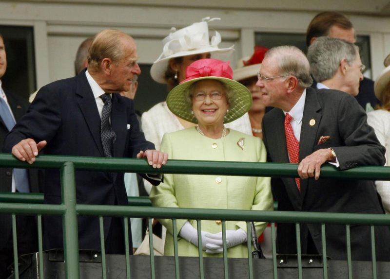 A Queen at the Races