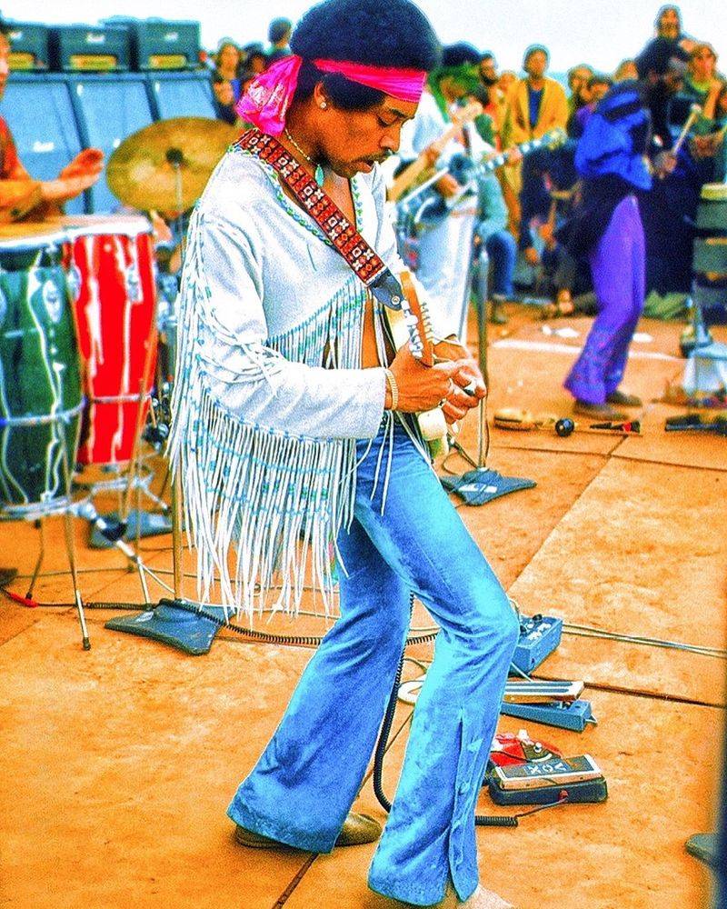 Jimi Hendrix – Revolutionary guitarist