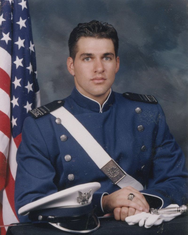 Captain Eric Das: The Skilled Pilot