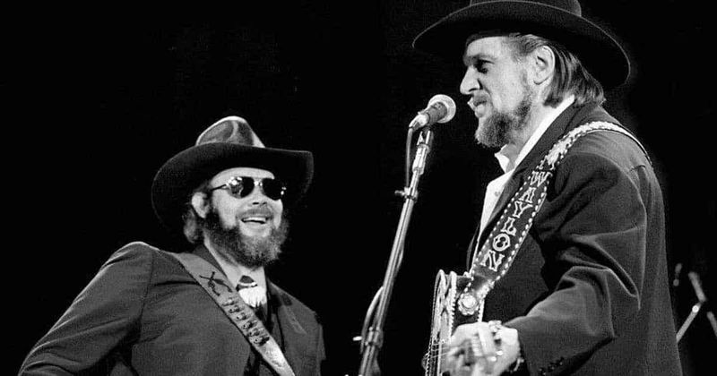 Waylon Jennings & Hank Williams Jr. Honor a Legend in 