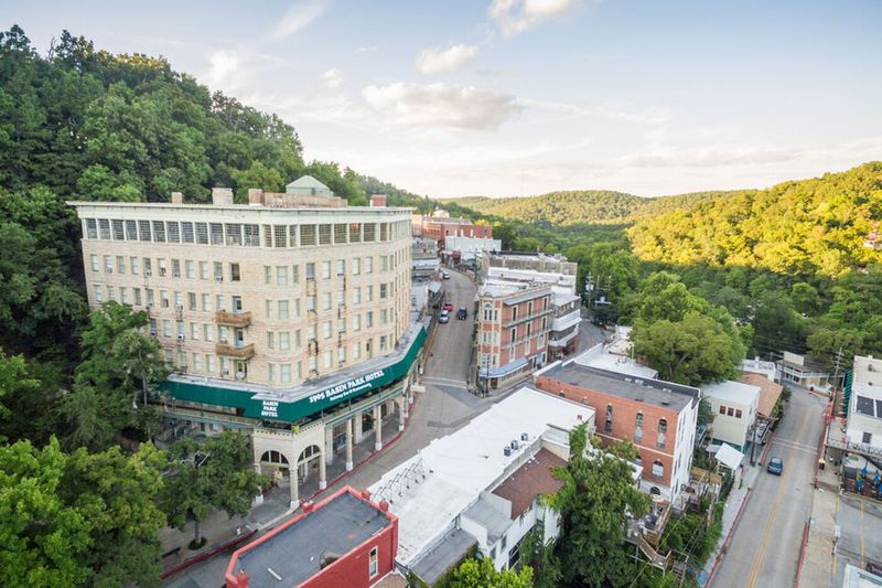 Eureka Springs, Arkansas: Victorian Charm, Modern Rudeness