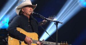 25 Country Songs That Speak to the Soul Like Nothing Else - Back in ...