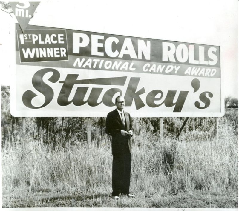Stuckey’s Pecan Log Roll Sign (1950s–1970s)