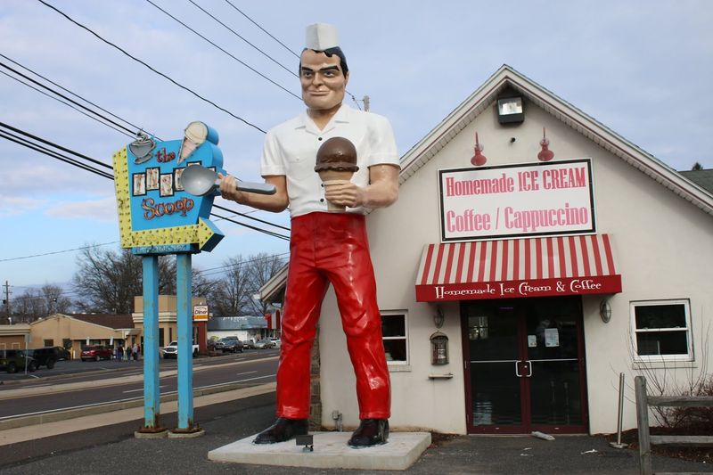 Muffler Man Statues (1960s–1970s)