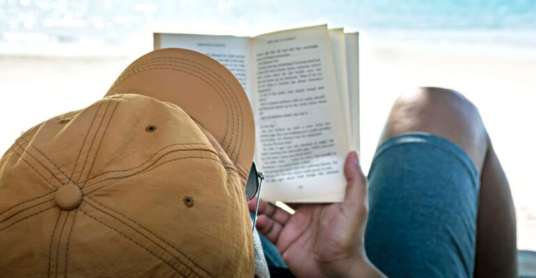10 Iconic Beach Reads That Ruled the 1970s