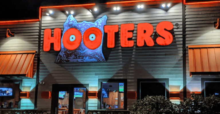 10 Things You Didn’t Know About the History of Hooters