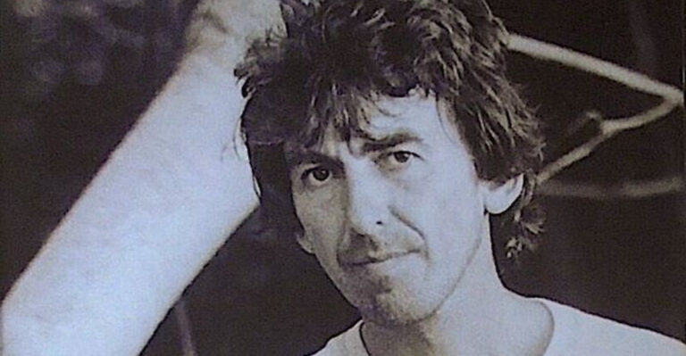 11 Musicians Who Refused to Stop Playing, Even While Dying
