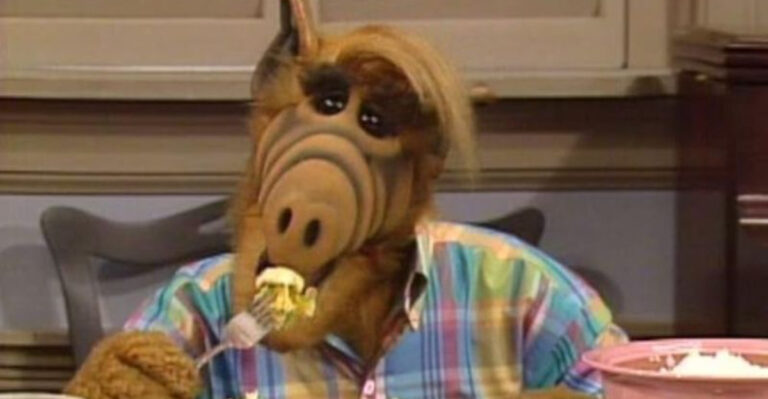 13 ALF Episodes That Were Actually Horror Stories in Disguise