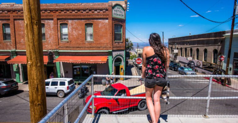 15 American Small Towns That Look Like They’re Frozen in Time