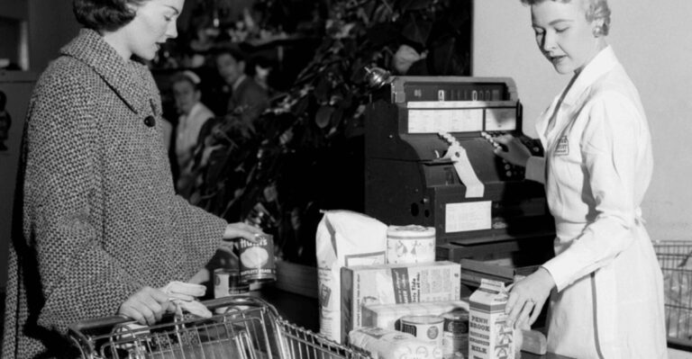 15 Forgotten Grocery Store Rules Boomers Still Remember