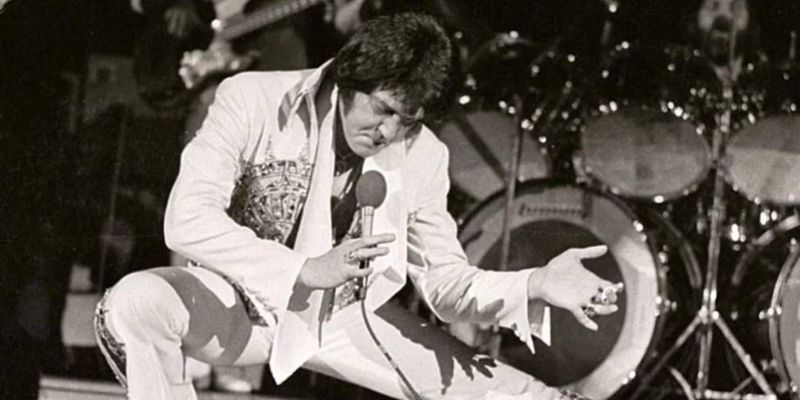 Elvis Presley: The Day The King Left The Building