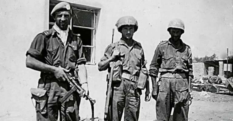 15 Most Heroic Last Stands in History That Will Blow Your Mind