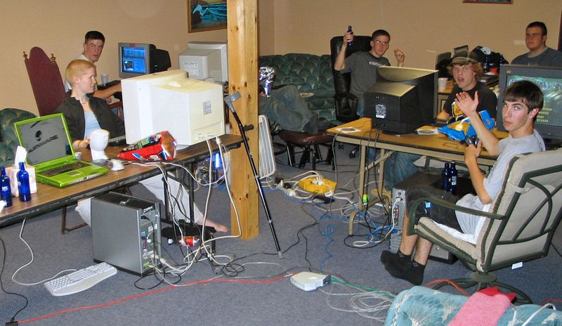 16. LAN Parties