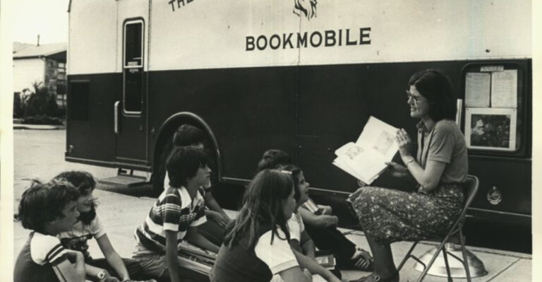 17 Things Only ’70s and ’80s Kids Remember About Bookmobiles