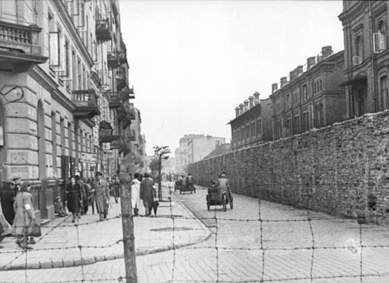 1940: Blitzkrieg & Ghettos