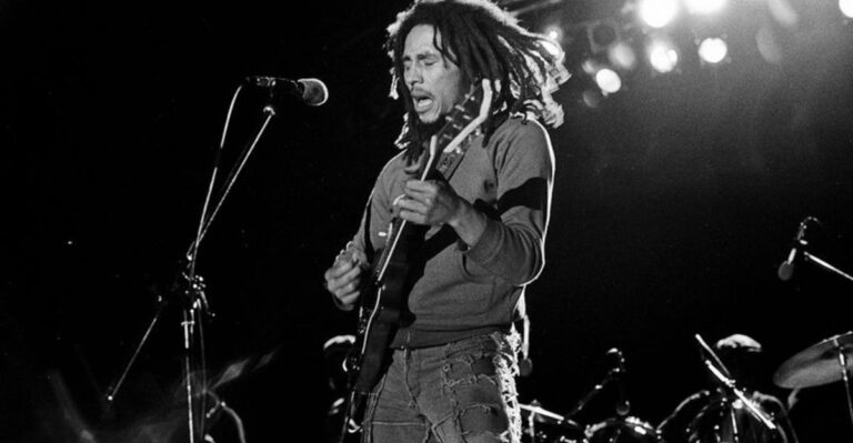20 Iconic 1970s Live Albums That Dominated the Billboard 200