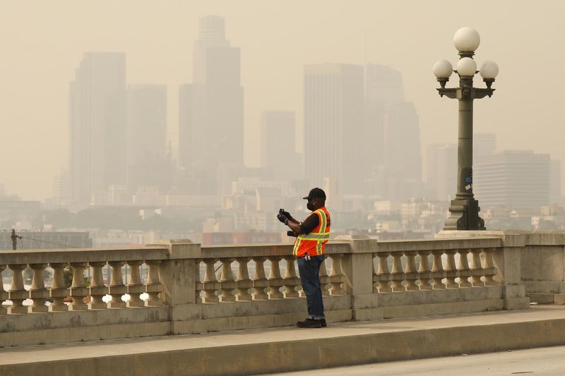 Los Angeles, CA – Smog > Stars