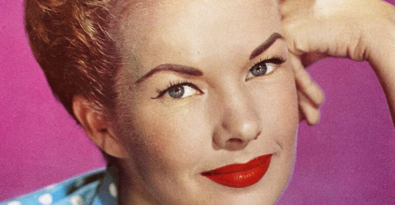 60 Colorized Photos Of Old Hollywood Actresses That Capture The Golden Age Of Hollywood