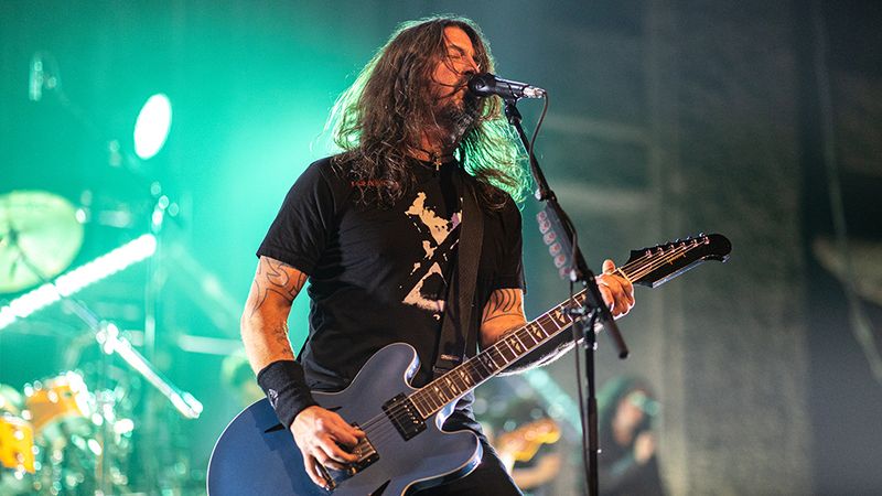 Dave Grohl Called Lowe “the Link Between The Yardbirds and Nirvana”