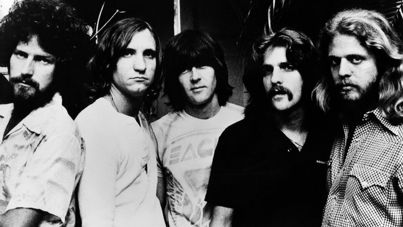 Hotel California – Eagles (1976)