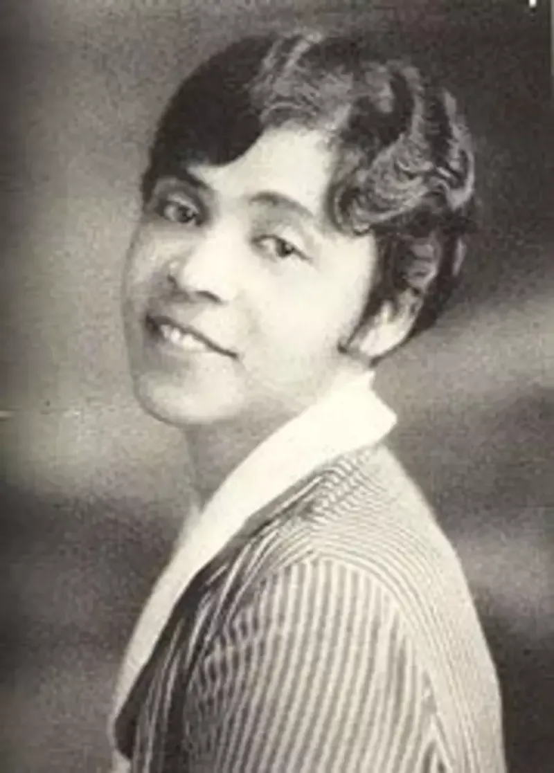Thyra J. Edwards: Education With Global Vision