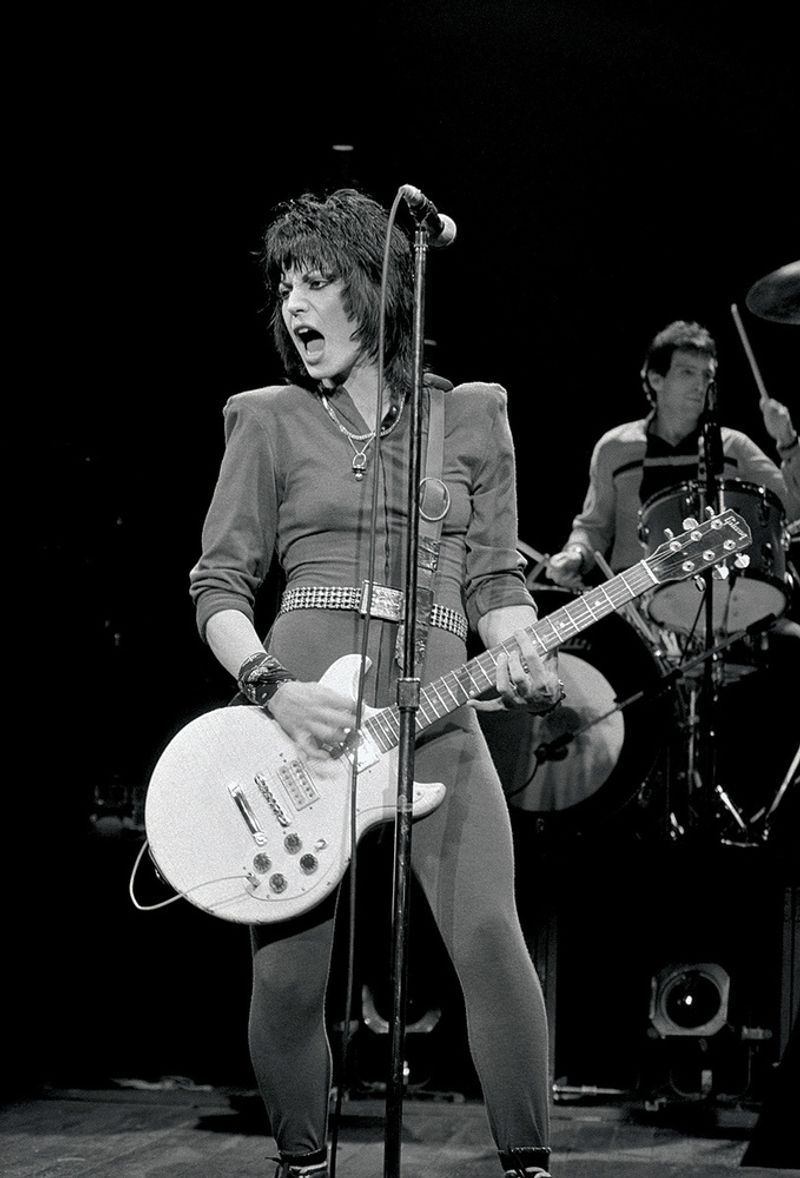 “I Love Rock ’n’ Roll” – Joan Jett & the Blackhearts (1981)