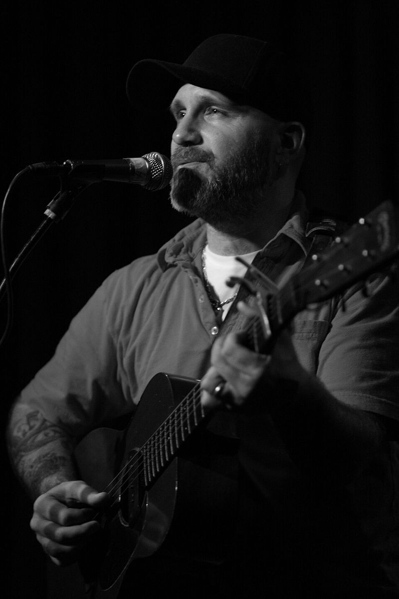 Mad World – Gary Jules & Michael Andrews (2001 cover)