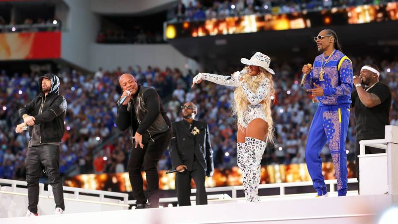 The Pepsi Super Bowl LVI Halftime Show ft. Dr. Dre, Snoop Dogg, Eminem… and Don’t Forget Mary J. Blige! (2022)