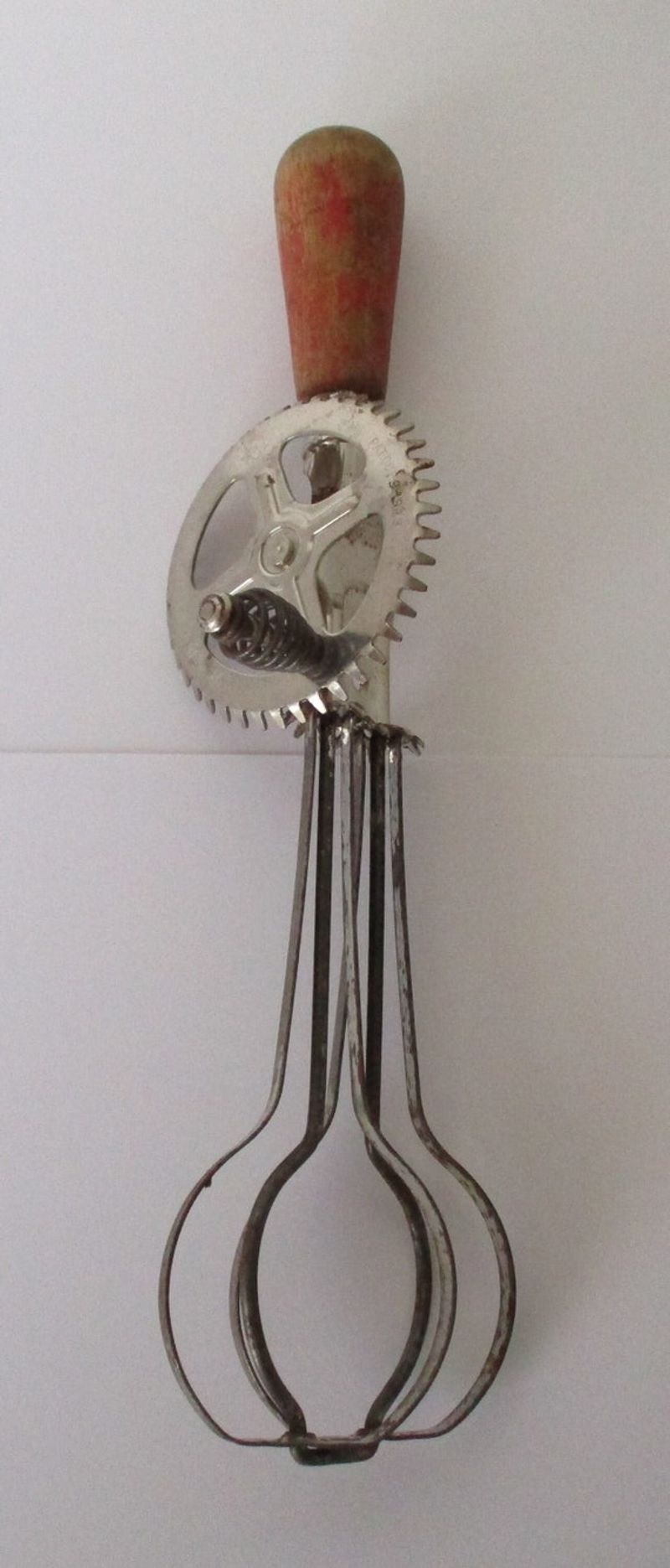Hand-Crank Egg Beater