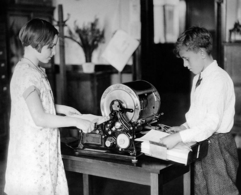 Using a Mimeograph Machine