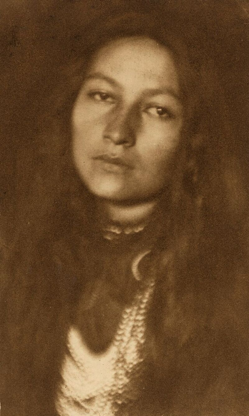 Zitkála-Šá (Yankton Dakota) (1876–1938)