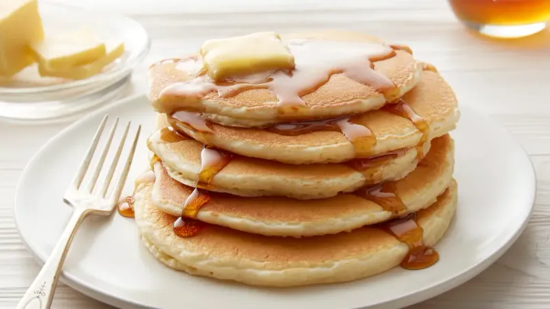 Pancakes from Bisquick: Mix, Pour, Flip