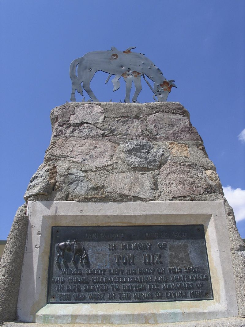 His Grave Is Marked by a Cowboy’s Epitaph
