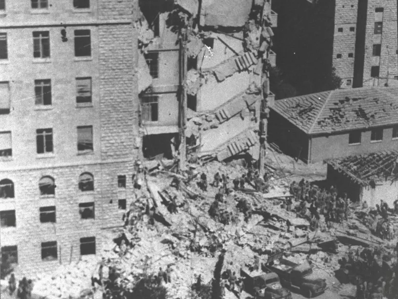 Structural Collapse: Engineering Aspects of the Destruction